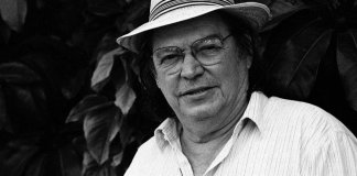 TOM JOBIM E A POESIA