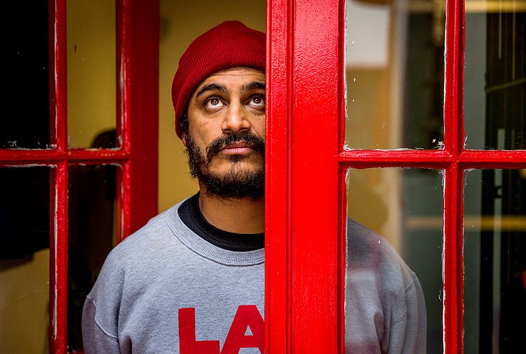 agrandeartedeserfeliz.com - Criolo e o rabisco direto na alma