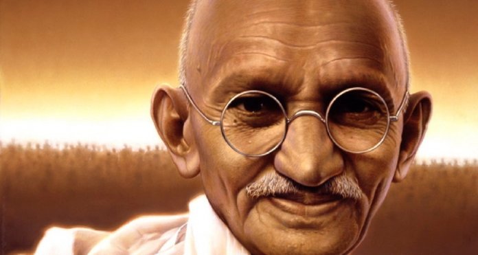 “Mergulhe em si mesmo” – por Mahatma Gandhi
