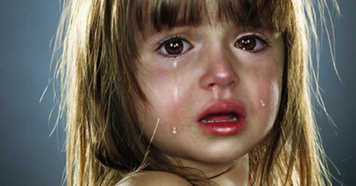 PSICOLOGIA-INFANTIL-NUNCA-MANDE-UMA-CRIANÇA-ENGOLIR-O-CHORO-capa-e-foto-01-830×450