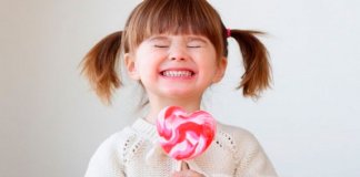 Doce veneno: conheça os malefícios do açúcar para seus filhos