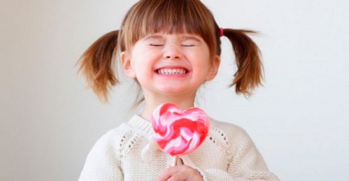 Doce veneno: conheça os malefícios do açúcar para seus filhos