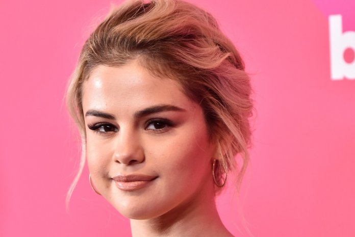 Selena Gomez faz desabafo tocante sobre depressão e ansiedade