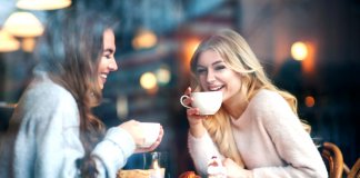 Tomar café com um amigo: uma das melhores terapias do mundo!