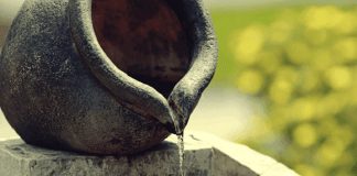 O vaso rachado, uma história hindu para aprender a valorizar a si mesmo