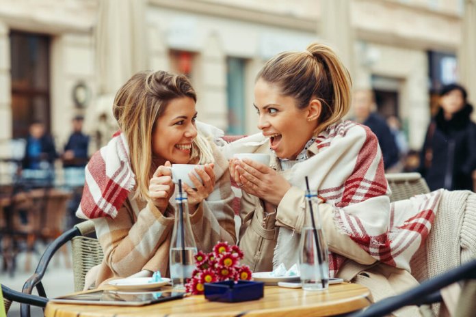 “Às vezes, tomar um café com uma amiga é a única terapia que você precisa”