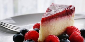 Sobremesas simples: faça um cheesecake sem fermento em questão de minutos