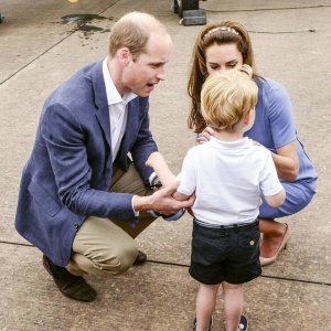 agrandeartedeserfeliz.com - Por que o príncipe William se agacha sempre que fala com o filho?