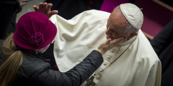 Papa Francisco pede aos pais: “Não discutam diante dos filhos – eles sofrem!”