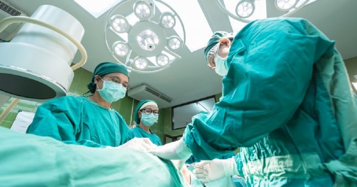 Nova cola cirúrgica promete fechar ferimentos fatais em segundos