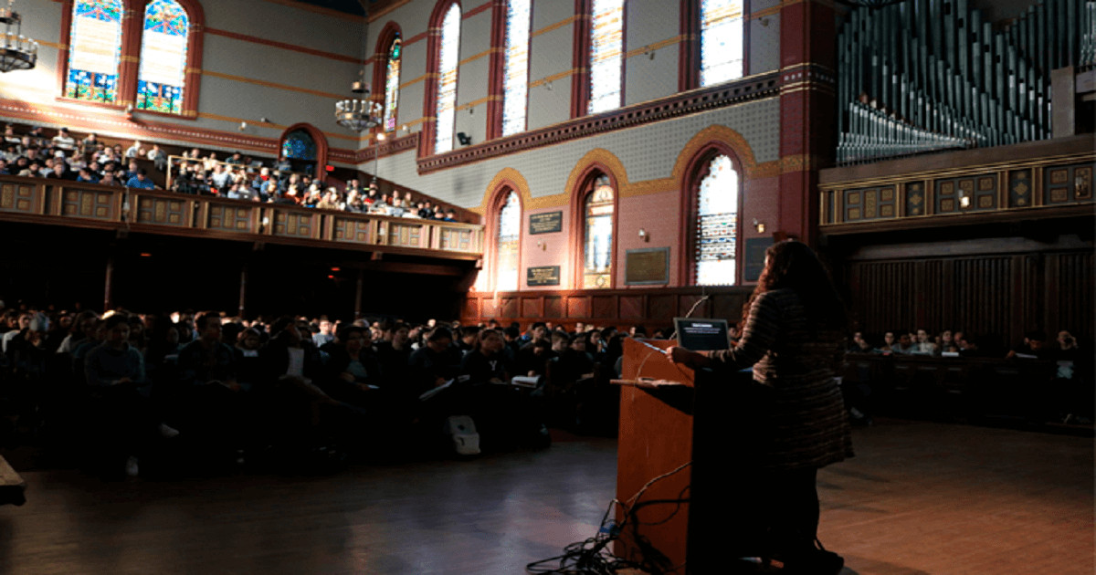 Yale-University-Aula-Laurie-Santos