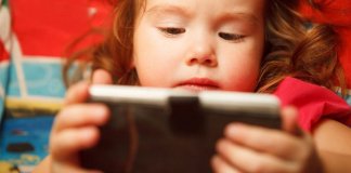 Dar um smartphone a seu filho é “como lhe dar drogas”, diz especialista em vícios