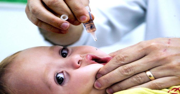 Comissão da Câmara aprova prisão e multa para pais que não vacinarem os filhos