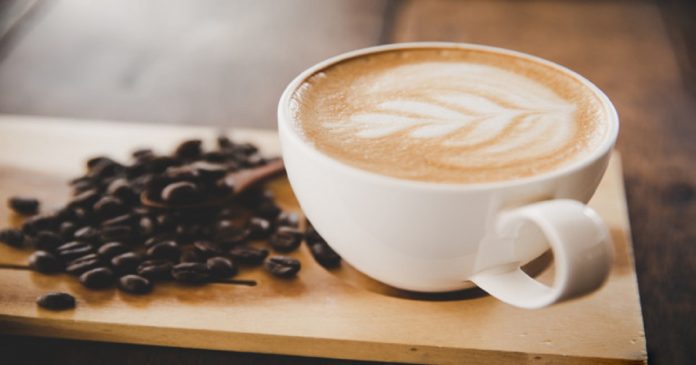 Conheça os 5 benefícios indiscutíveis do café com leite