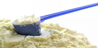 Brasileiros desenvolveram leite humano em pó e ganharam prêmio internacional
