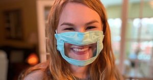 agrandeartedeserfeliz.com - Aluna cria máscaras transparentes especiais para ajudar surdos na leitura labial