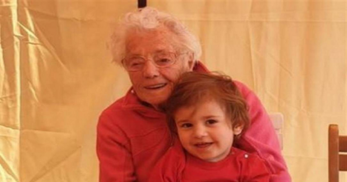 Avó de 102 anos e neto de 2 derrotam o coronavírus e recebem alta no mesmo dia