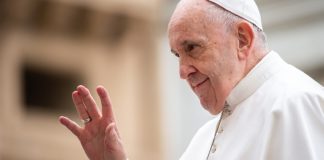 “Preparem-se para tempos melhores”, alerta o Papa Francisco, em entrevista