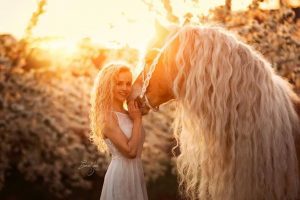 agrandeartedeserfeliz.com - Conheça Storm, a égua conhecida por Rapunzel do reino animal graças a sua magnífica crina