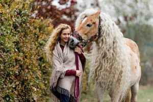 agrandeartedeserfeliz.com - Conheça Storm, a égua conhecida por Rapunzel do reino animal graças a sua magnífica crina