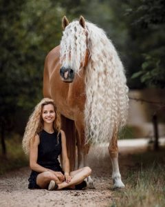 agrandeartedeserfeliz.com - Conheça Storm, a égua conhecida por Rapunzel do reino animal graças a sua magnífica crina