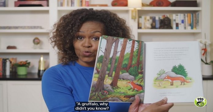 Michelle Obama faz lives para crianças e lê livros infantis durante quarentena