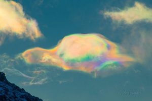 agrandeartedeserfeliz.com - Esse fenômeno natural faz as nuvens parecerem coloridas