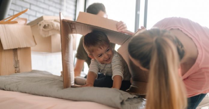 Você não precisa tentar ser a mãe perfeita da quarentena