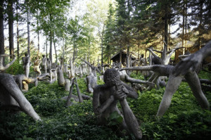 Por 50 anos, artista criou jardim de esculturas escondido nas florestas finlandesas agrandeartedeserfeliz.com - Por 50 anos, artista criou jardim de esculturas escondido nas florestas finlandesas