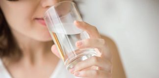 A que temperatura devemos beber a água para aumentar seus benefícios (e perda de peso?)