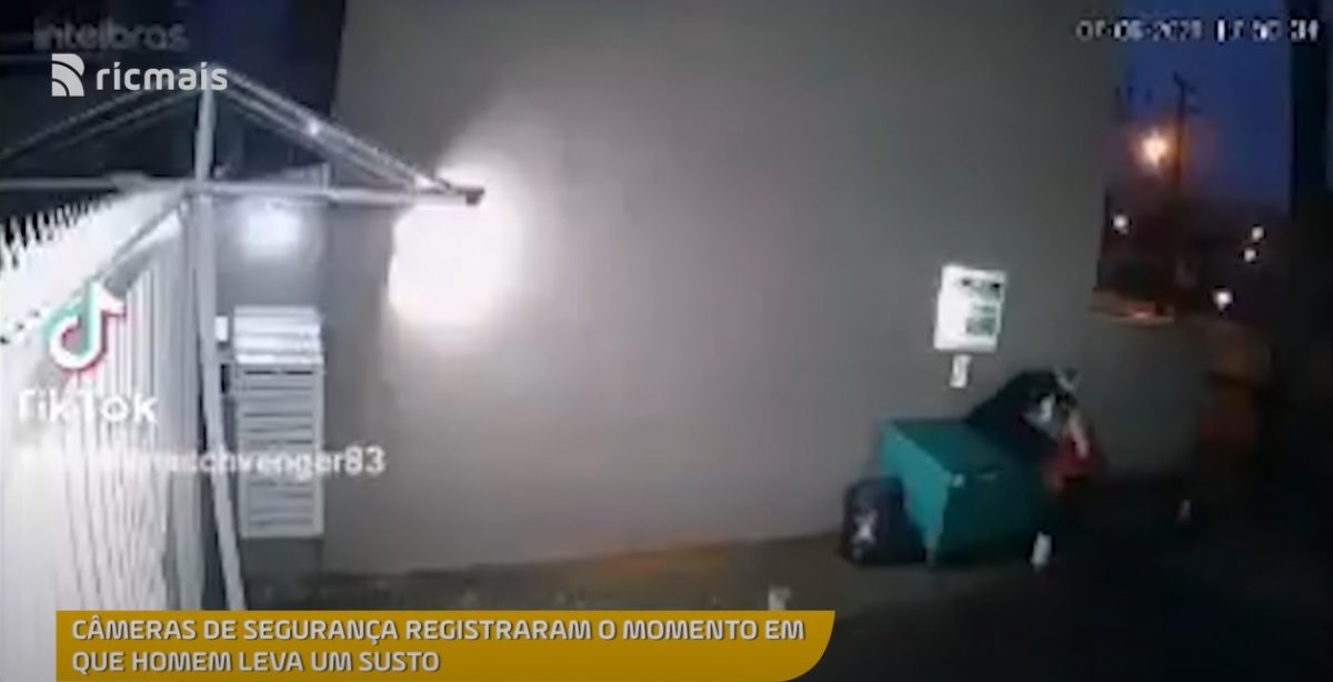 agrandeartedeserfeliz.com - Vizinhos providenciam abrigo e comida para morador de rua que entrou em caçamba para fugir do frio