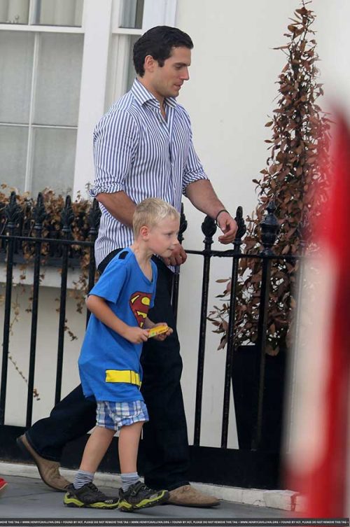 agrandeartedeserfeliz.com - Menino de 7 anos leva Henry Cavill à escola para provar que seu tio é, sim, o Superman