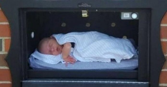 Pela 1ª vez em dois anos, ‘caixa do abandono’ recebe bebê lamentavelmente rejeitado pela mãe na Bélgica