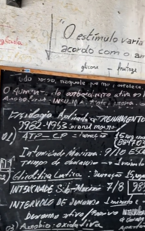 agrandeartedeserfeliz.com - Borracheiro usa paredes de oficina para estudar e concluir faculdade no Piauí