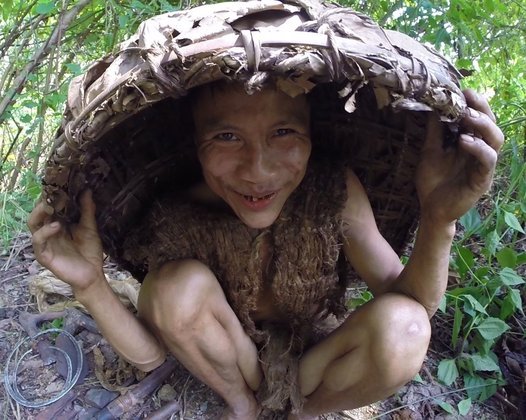 agrandeartedeserfeliz.com - Homem viveu com o pai isolado em floresta por 41 anos no Vietnã: 'Mogli da vida real'