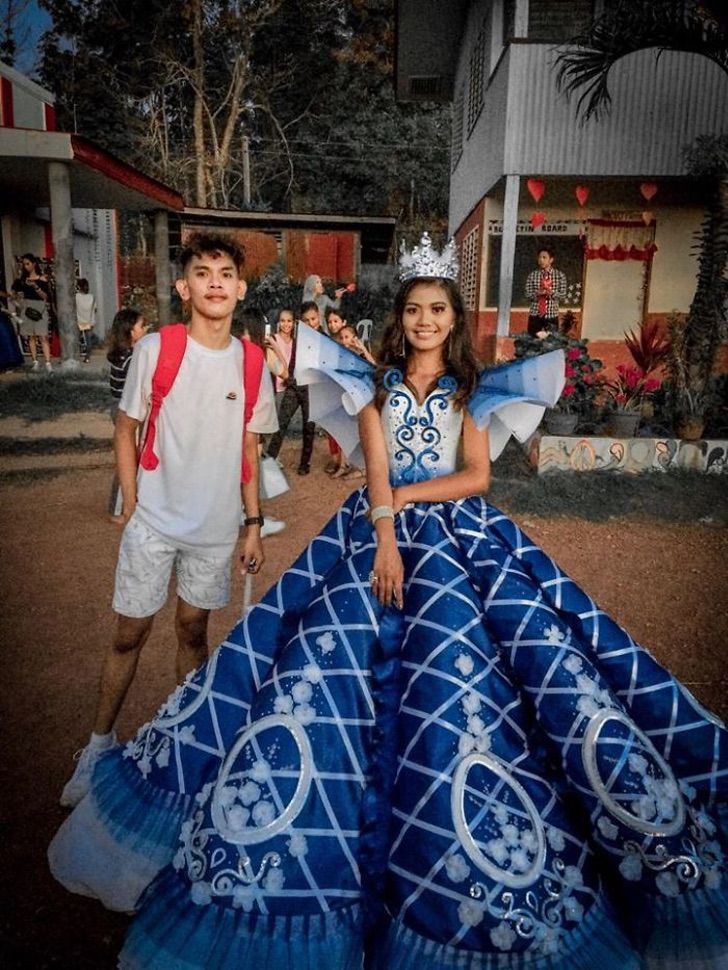 agrandeartedeserfeliz.com - Irmão desenha e confecciona vestido especial para irmã usar no baile de formatura da escola