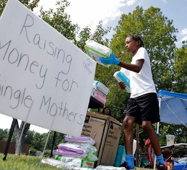 agrandeartedeserfeliz.com - Menino de 11 anos doa mais de 22.000 fraldas para mães solteiras, vendendo limonada