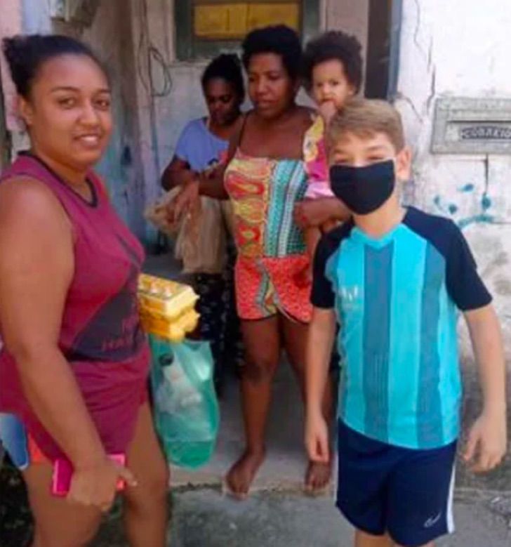 agrandeartedeserfeliz.com - Menino vende pavês e direciona os lucros para ajudar vítimas da pandemia de Covid