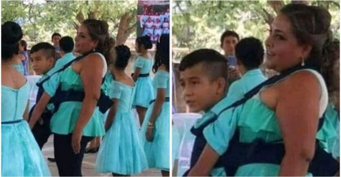 Professora ajuda aluna com deficiência a dançar a valsa de formatura da escola
