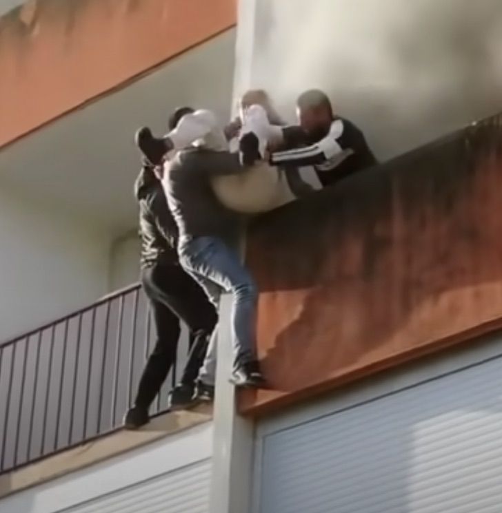 agrandeartedeserfeliz.com - Jovens escalam prédio em chamas para salvar idoso na França [VIDEO]