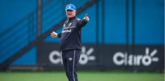 Em situação desconfortável na tabela, Grêmio se despede de Felipão