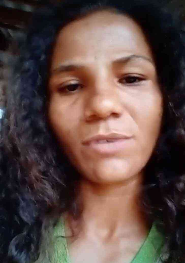 agrandeartedeserfeliz.com - Mulher cava poço próximo de sua casa para matar sede de sua família no Pará [VIDEO]