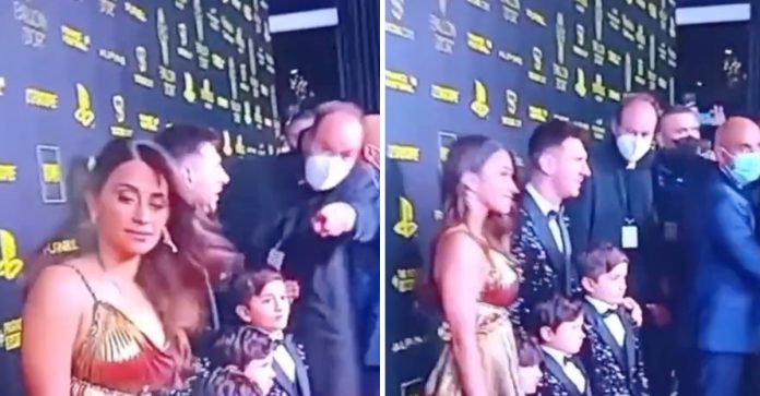 Messi não permite que sua esposa seja retirada das fotos após premiação e a imagem viraliza