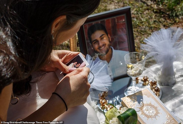 agrandeartedeserfeliz.com - Vestida de noiva, jovem visita o túmulo do namorado após perdê-lo 2 semanas antes do casamento