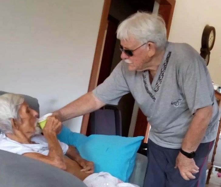 agrandeartedeserfeliz.com - Idoso de 75 anos faz companhia à amigo de 89 até seus últimos dias