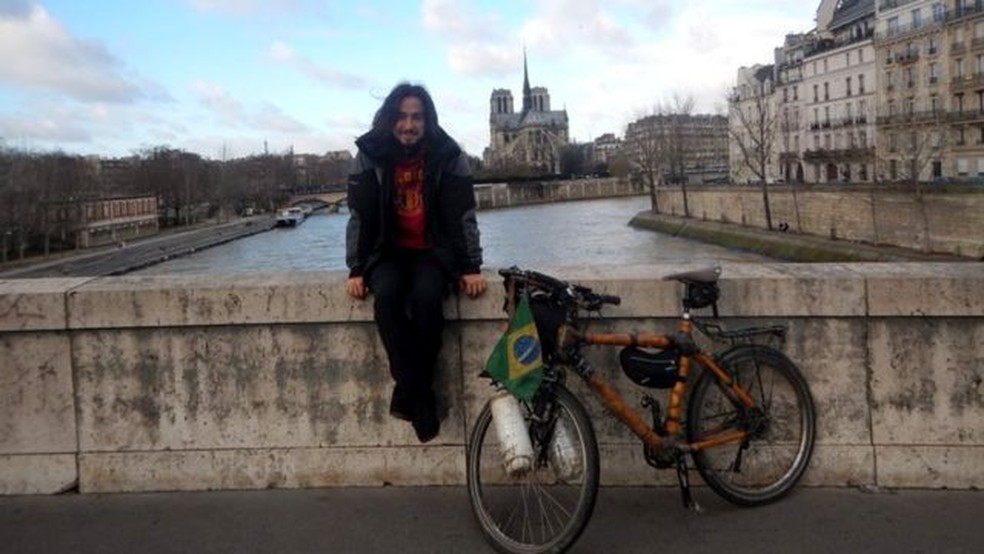 agrandeartedeserfeliz.com - Com uma bike de bambu, brasileiro viaja o mundo há 15 anos e já percorreu 50 mil km