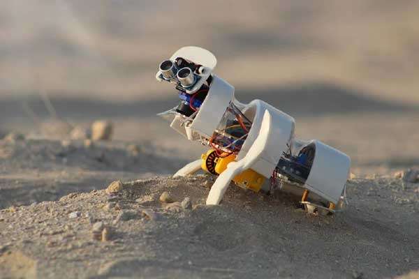 agrandeartedeserfeliz.com - Estudante de Design cria robô autônomo que percorre desertos plantando sementes