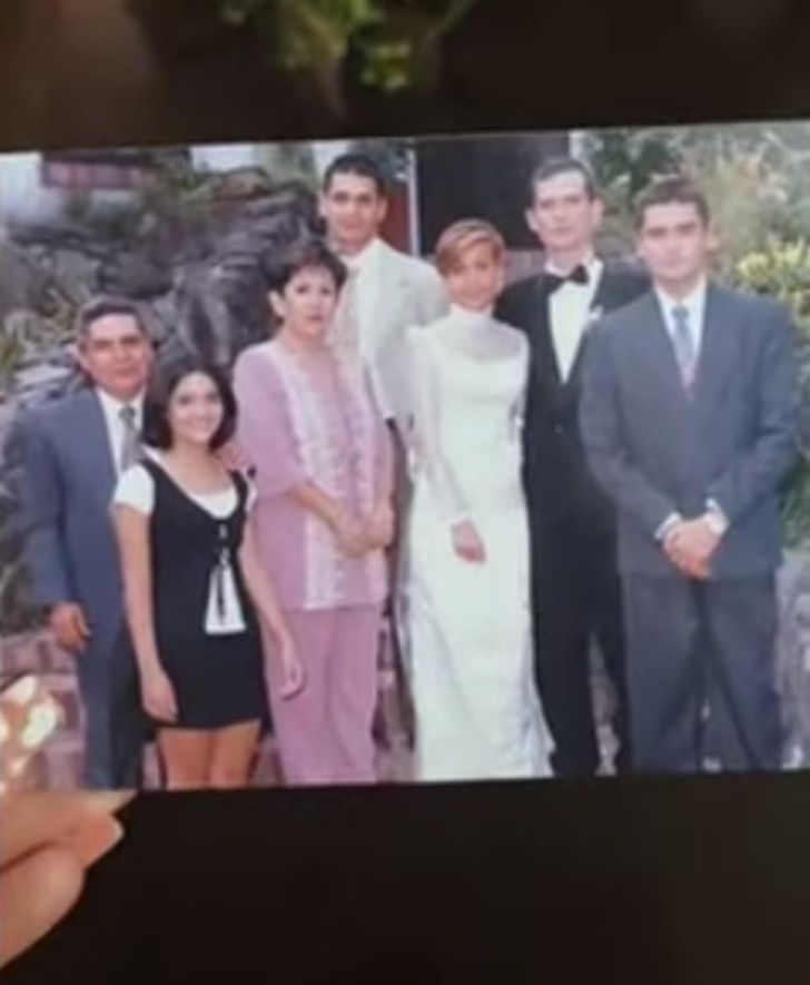 agrandeartedeserfeliz.com - Mãe deleta esposa do filho de suas próprias fotos de casamento em álbum de família