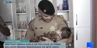 Policiais interrompem audiência judicial para salvar vida de bebê engasgada [VIDEO]