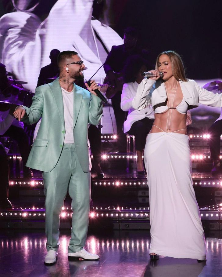 agrandeartedeserfeliz.com - Jennifer Lopez aparece com abdômen trincado para divulgar novo filme com Maluma [VIDEO]